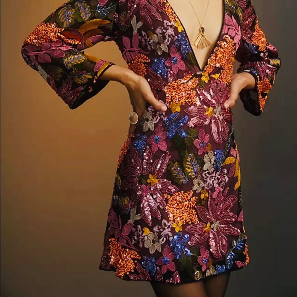 RARE NWT ANTHROPOLOGIE Sequined Embroidered Cut-Out Mini Dress. Size 10